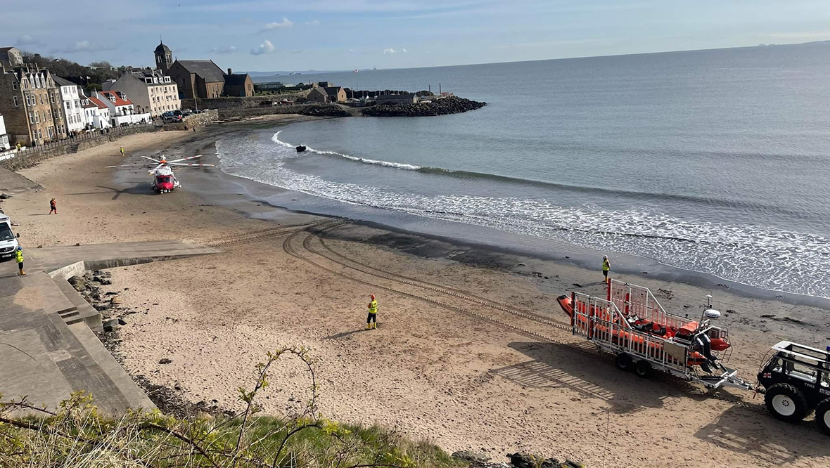 Man dies after getting into difficulty while scuba diving off Kinghorn Beach in Fife