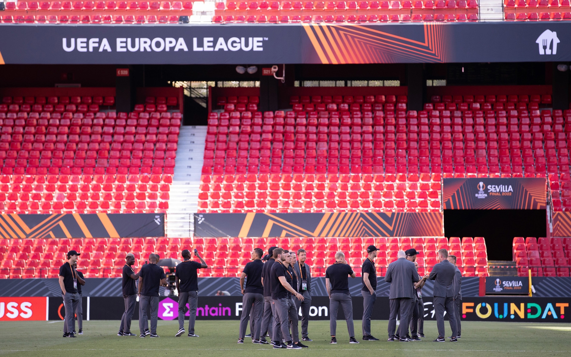 Eintracht Frankfurt players check out the pitch ahead of the final.