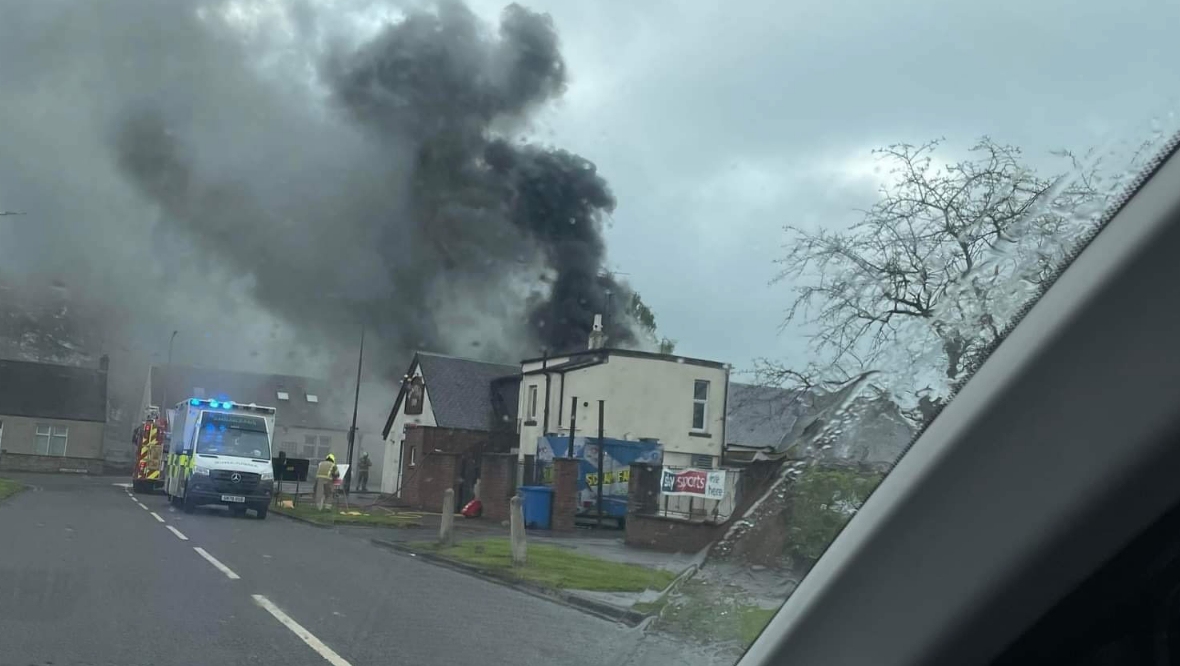 Smoke billows from pub as firefighters tackle morning blaze at the Woodside Inn, Glenrothes