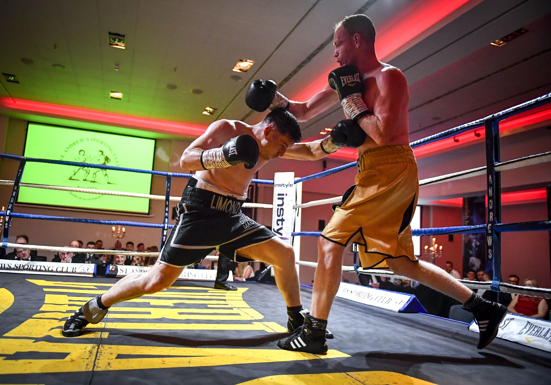 Willie Limond takes on William Warburton during his last pro fight in 2019.