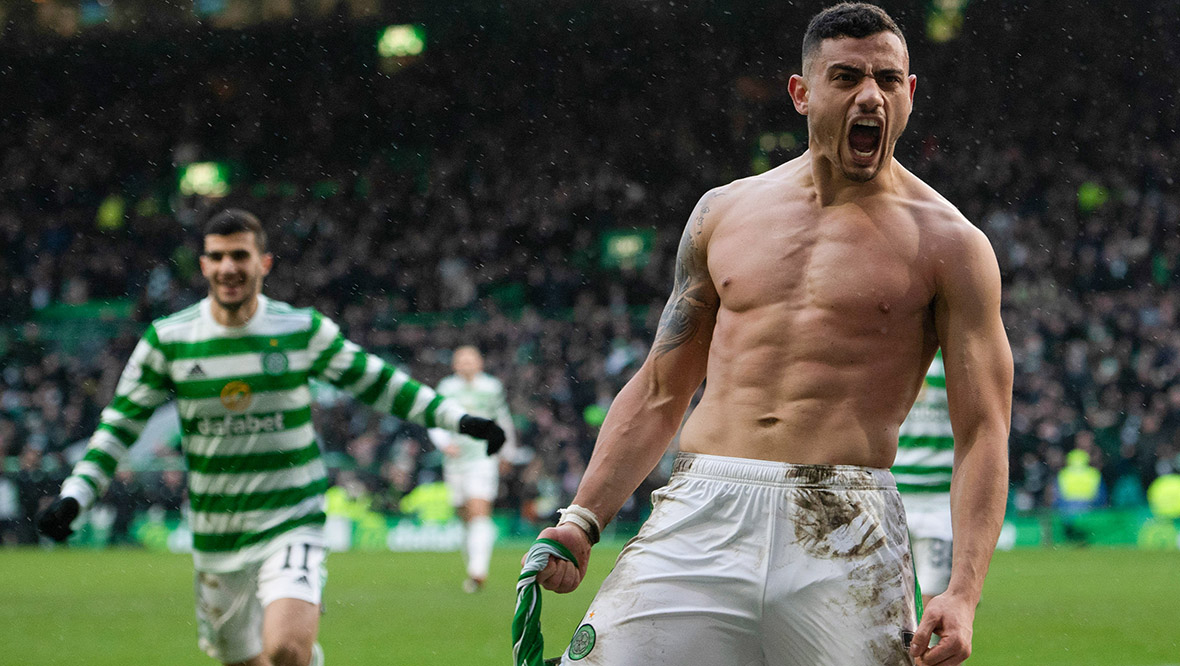 Giorgos Giakoumakis celebrating after scoring a dramatic late winner against Dundee.