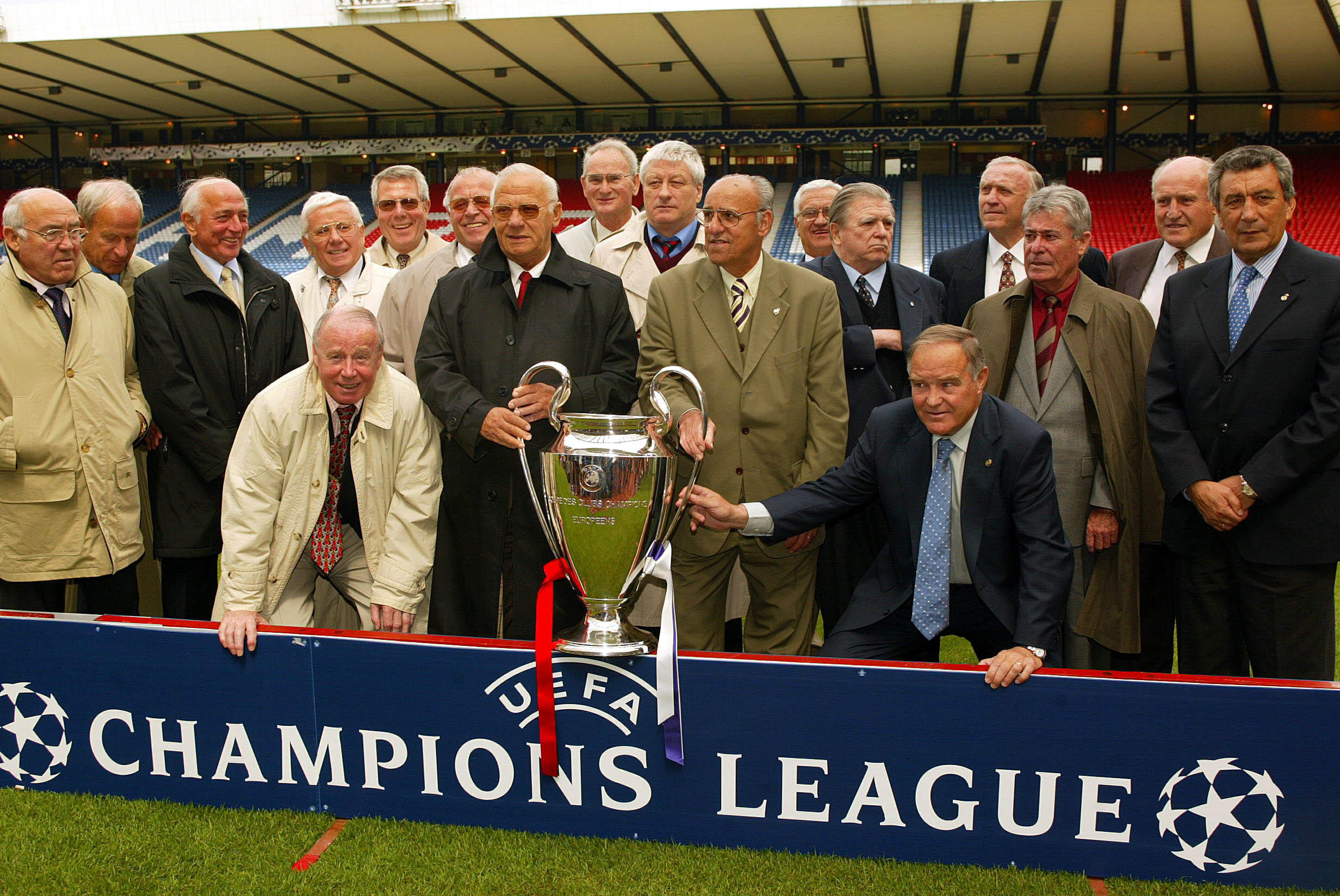 Former Real Madrid and Eintracht Frankfurt players were reunited at Hampden in 2002.