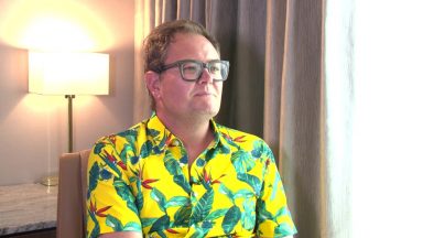 Alan Carr opens up on divorce and hunt for love with STV’s Laura Boyd for What’s On Scotland