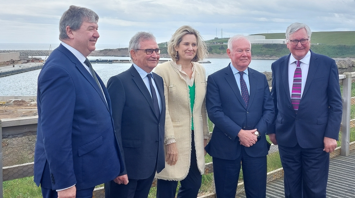 Former SNP and Tory ministers call on governments to ‘accelerate’ controversial North Sea plans