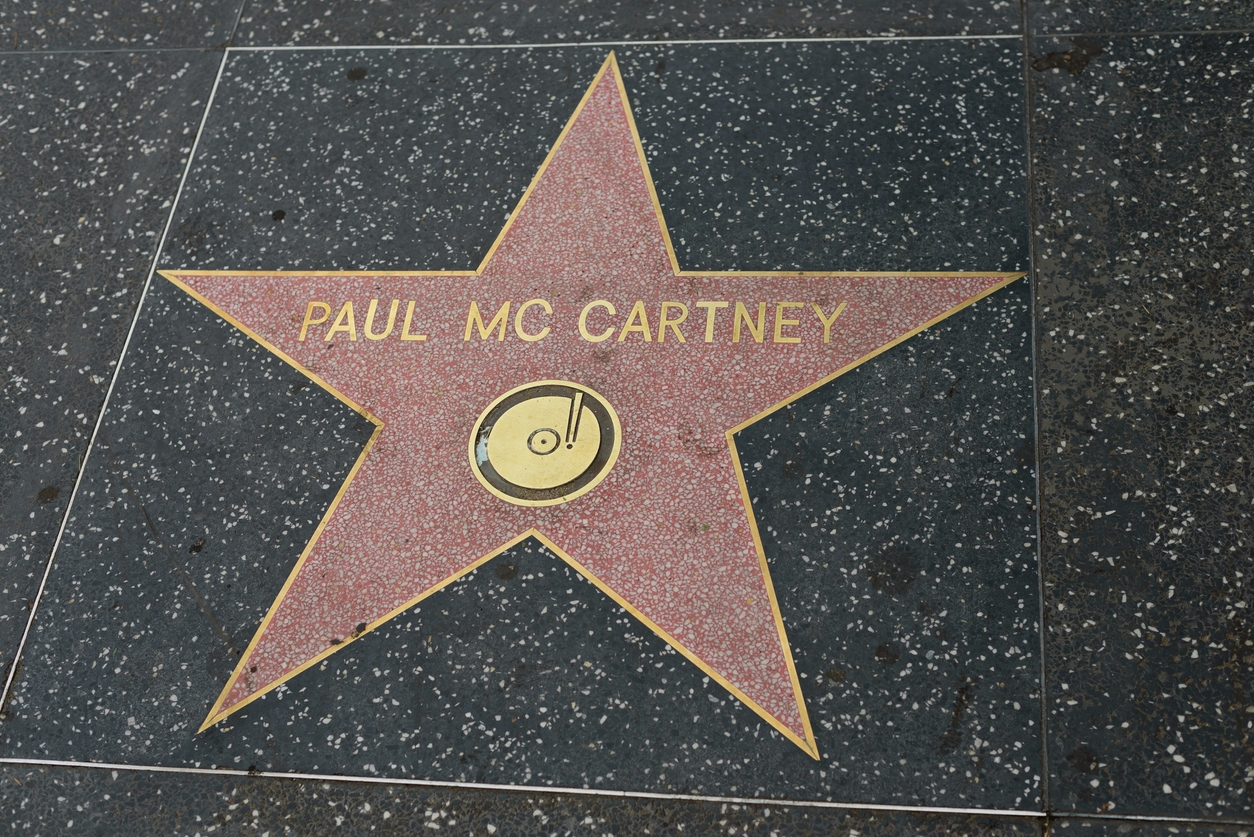 Звезда поли. Paul MCCARTNEY 9 febr. 2012 Walk of Fame Hollywood. Walk of Fame Nancy Sinatra.