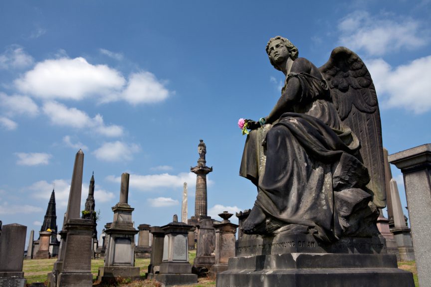 City of the dead: Victorian era Necropolis looking down on Glasgow city ...