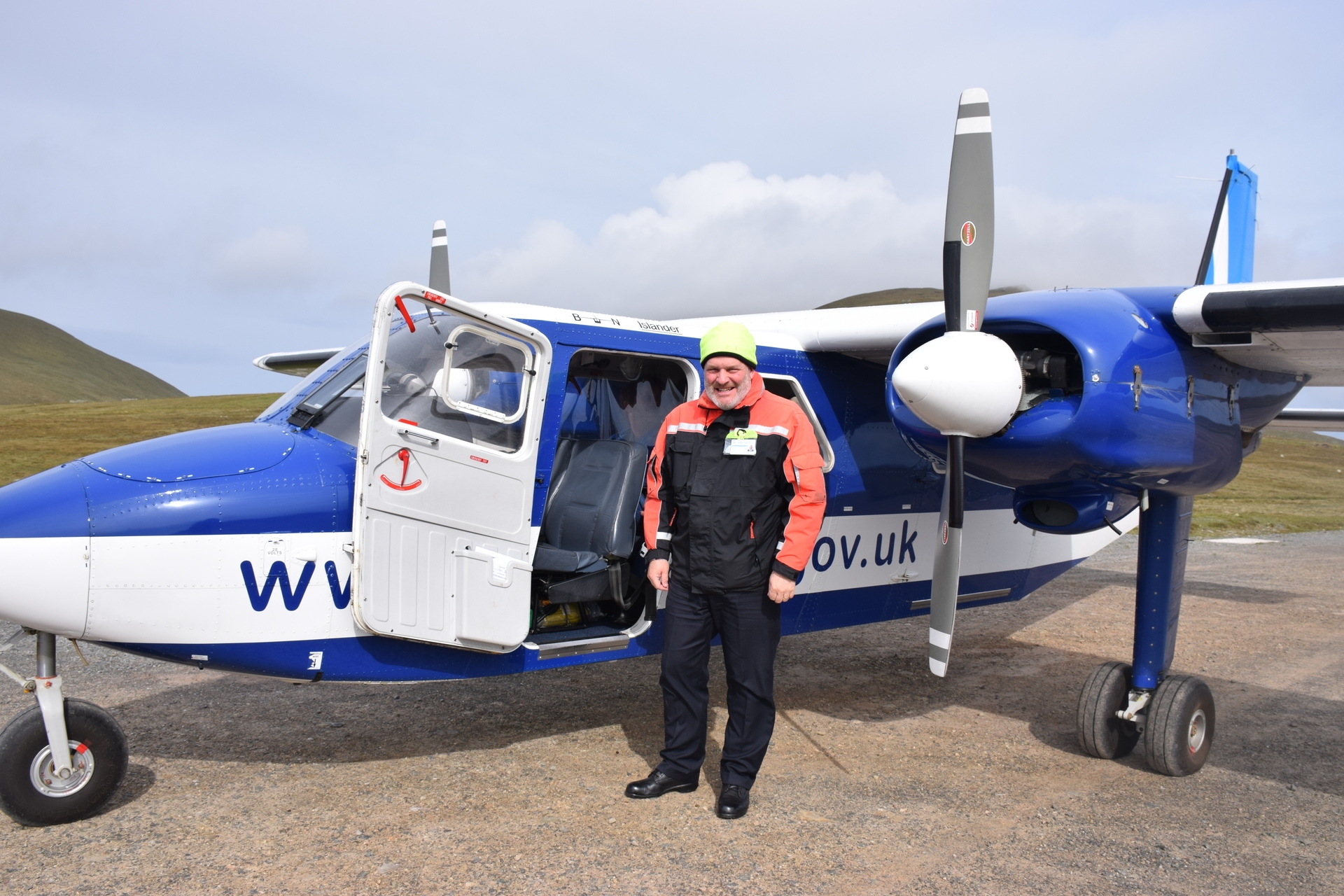 Hughie Manson has been flying from Shetland to Foula for 16 years.