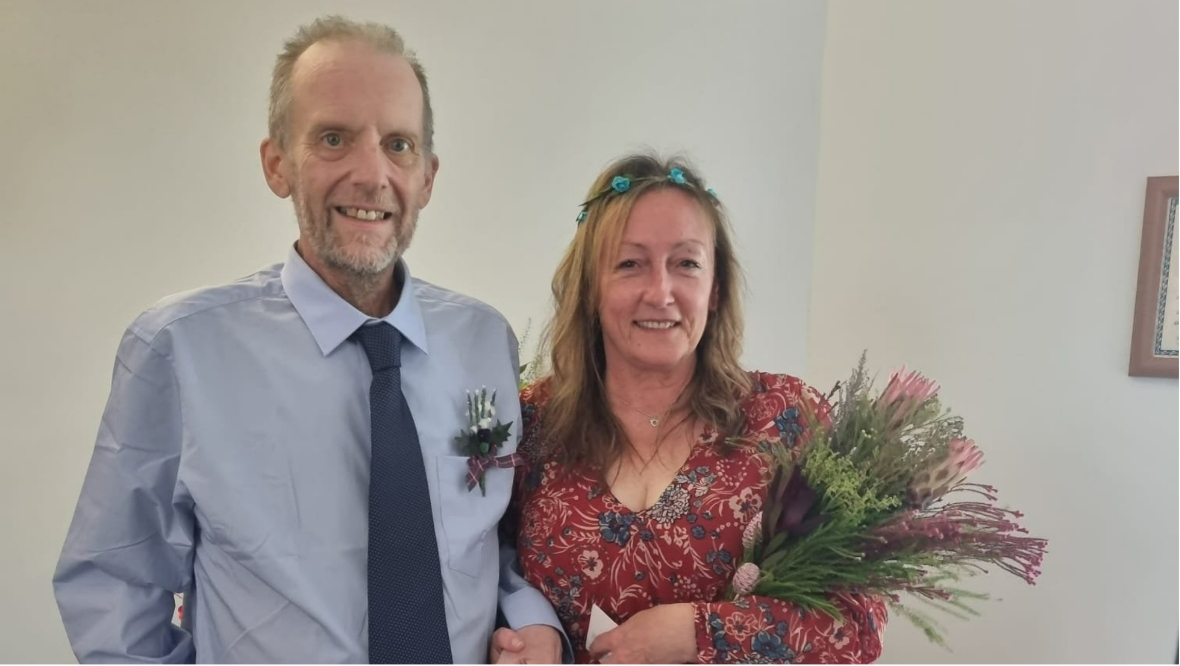 NHS Tayside staff at Dundee’s Roxburghe House arrange wedding in 24 hours for terminally ill man