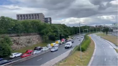 Clydeside Expressway partially closed following one-vehicle rush hour crash
