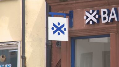 Half a million Scots are struggling to access cash according to a new report