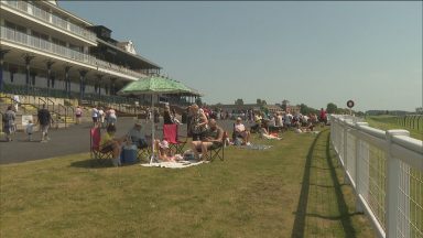 Scorcher Monday as Scots find ways to keep cool in the sun
