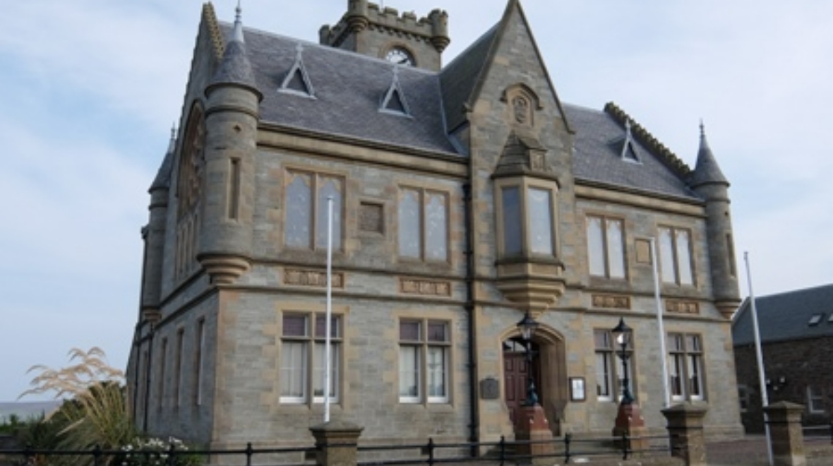 Lerwick town hall flag poles given planning permission 22 years after being erected