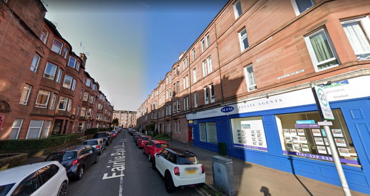 Two people injured after fire in Glasgow tenement 