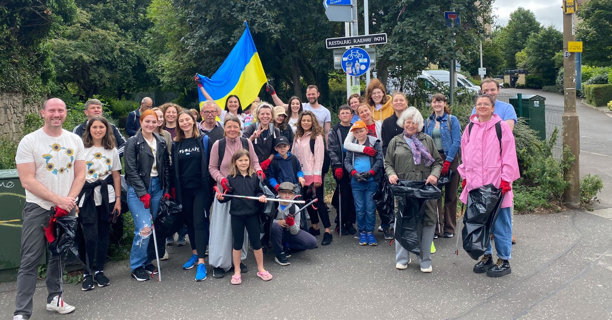 Ukrainian refugees take part in litter pick as gesture of thanks to ‘welcoming’ Scotland
