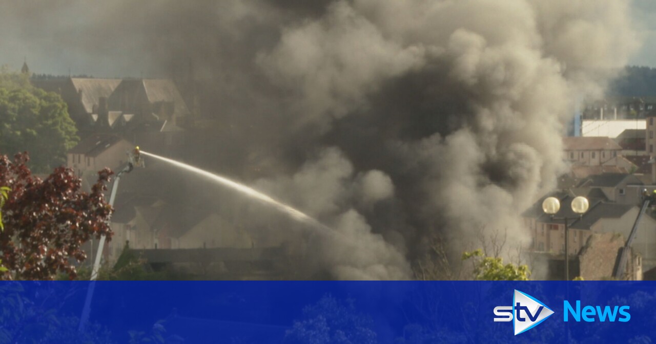 Fire Crews Tackle 'well-developed' Blaze At Derelict Building | STV News