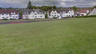 Renfrewshire police quell rumours of kidnapping attempt at Elderslie playpark