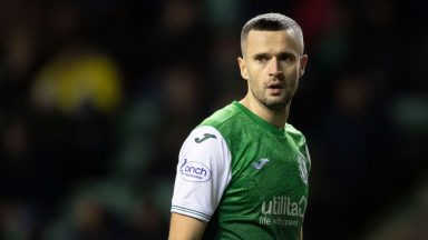 Jamie Murphy signs for St Johnstone after leaving Hibernian