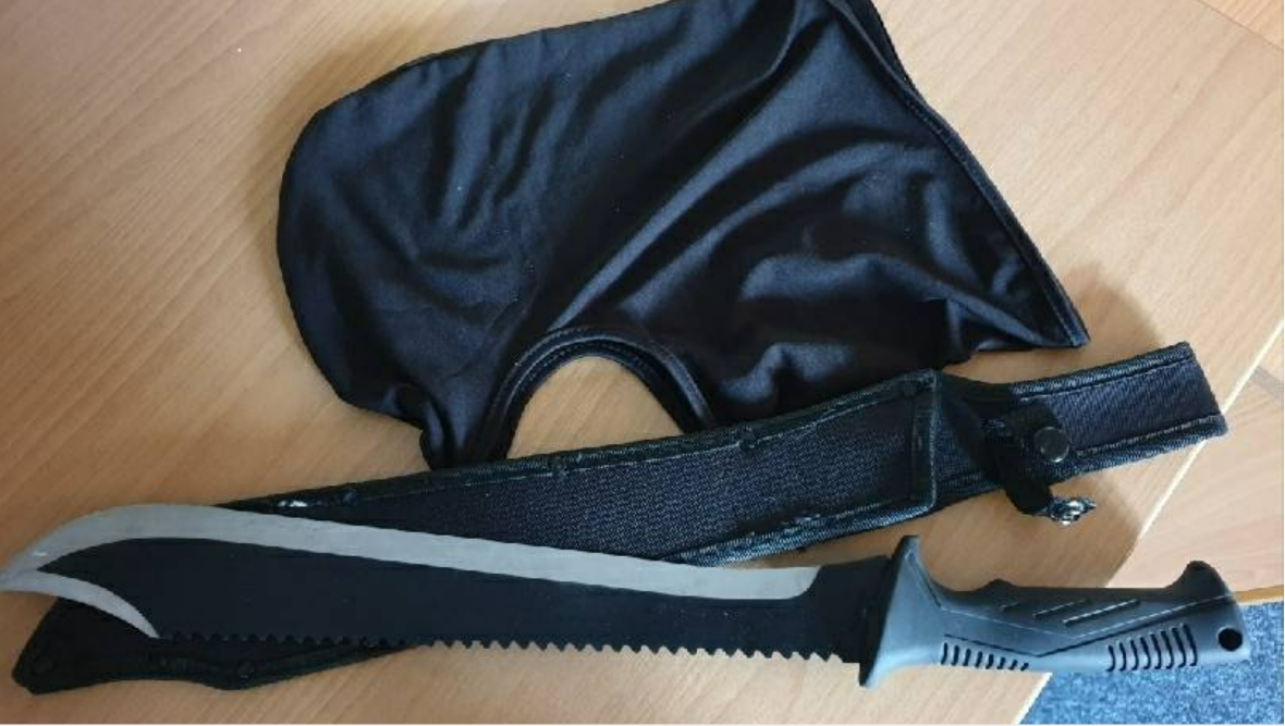 Police in Edinburgh found a ‘large serrated knife and balaclava’ in Leith car which was pulled over