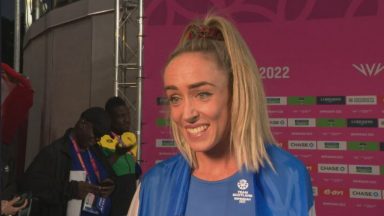 Eilish McColgan wins 10,000m gold 32 years after mum Liz in great night for Team Scotland