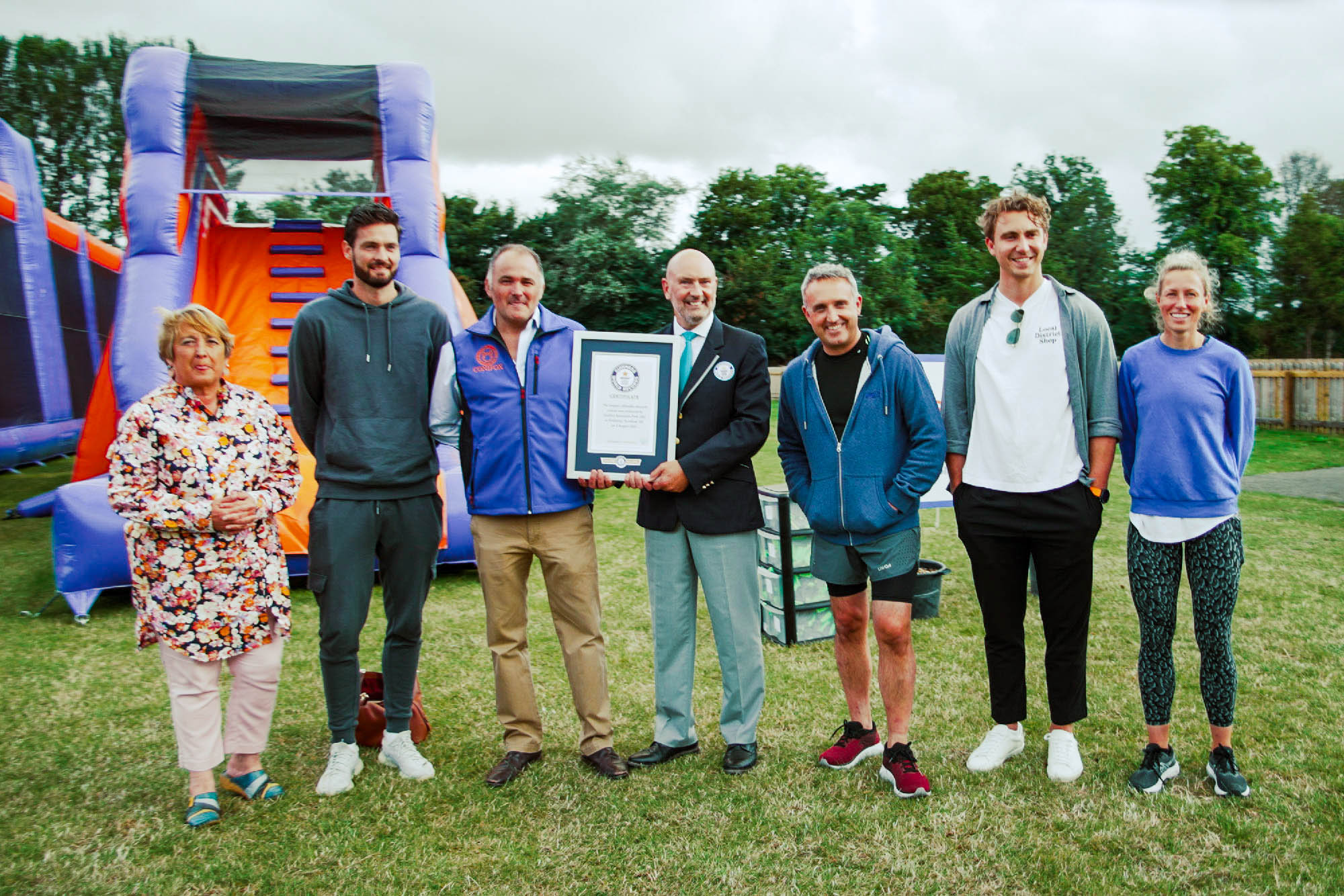 Athletes Craig Gordon, Jamie Ritchie, Susie Oliphant, as well as Edinburgh politicians Alex Cole-Hamilton and Christine Jardine attended the opening. 