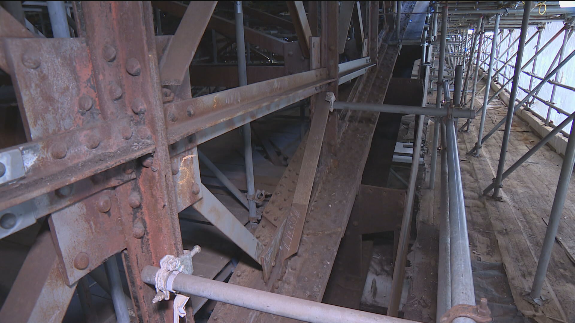 Much of the structural steelwork is corroded.