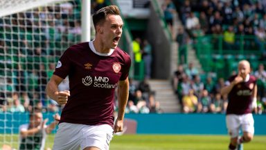 Shankland leads the Hearts attack against Fiorentina in Conference League