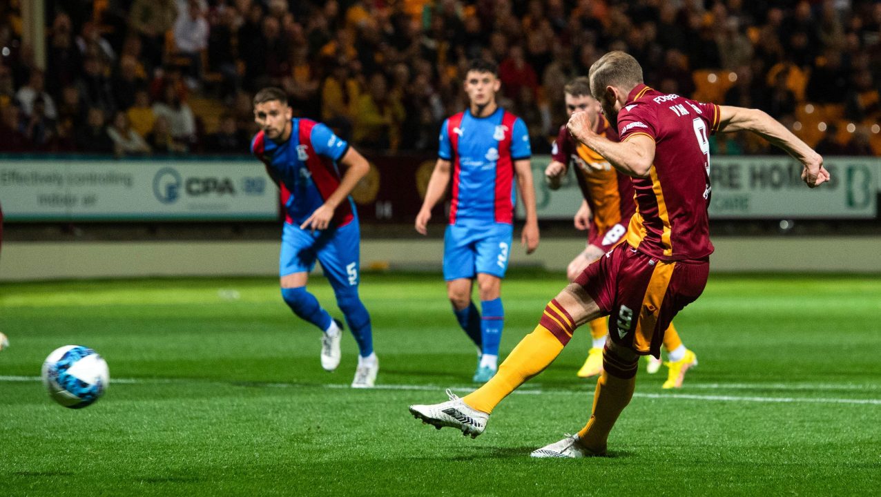 Kevin van Veen hat-trick helps Motherwell into last eight of League Cup