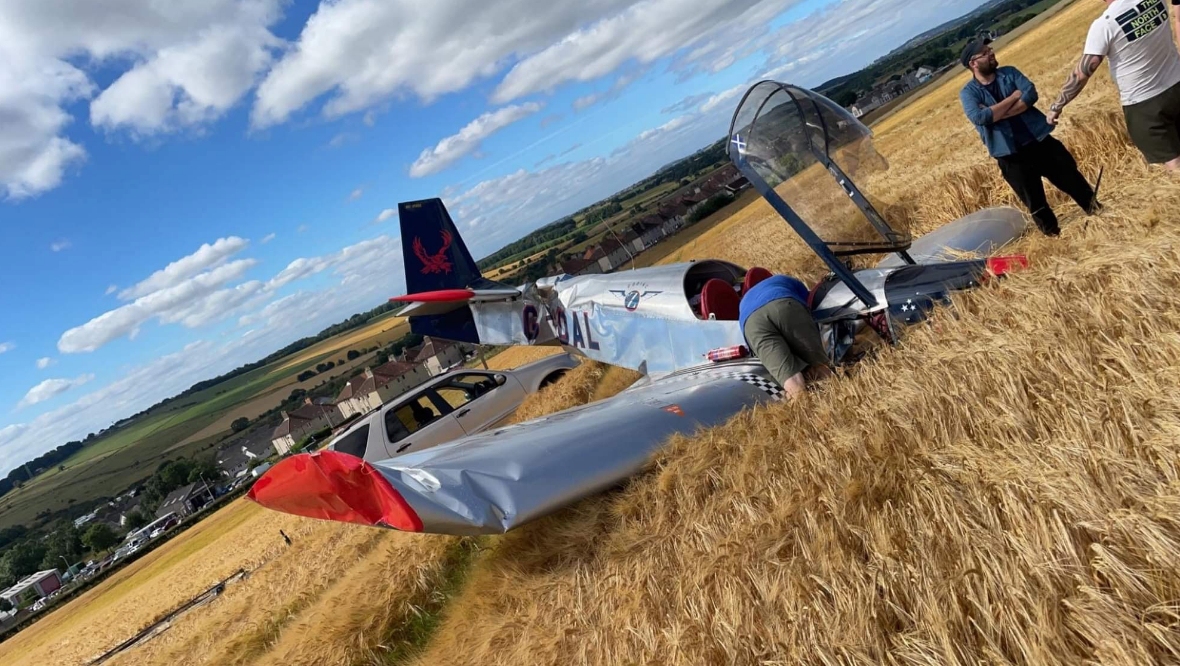 Plane crashed in Kinglassie village field after cockpit door burst open mid-flight in Fife, AAIB find