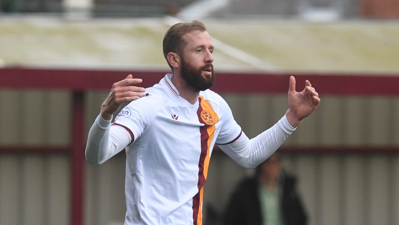 Kevin van Veen denied from the spot as Motherwell and Dundee United draw
