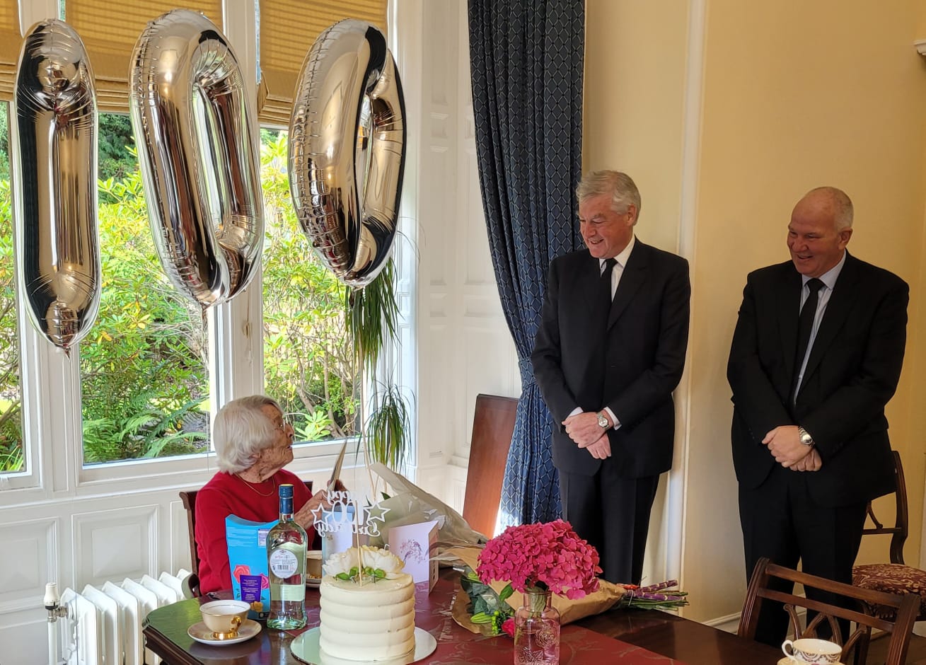 To mark the special occasion, the home's activities manager Tracy McEown arranged for some special visitors to surprise her with the message from the new monarch.