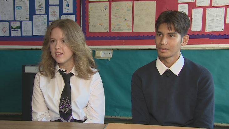Aimee Simpson and Mohammad Miah are seeing more young people vaping.