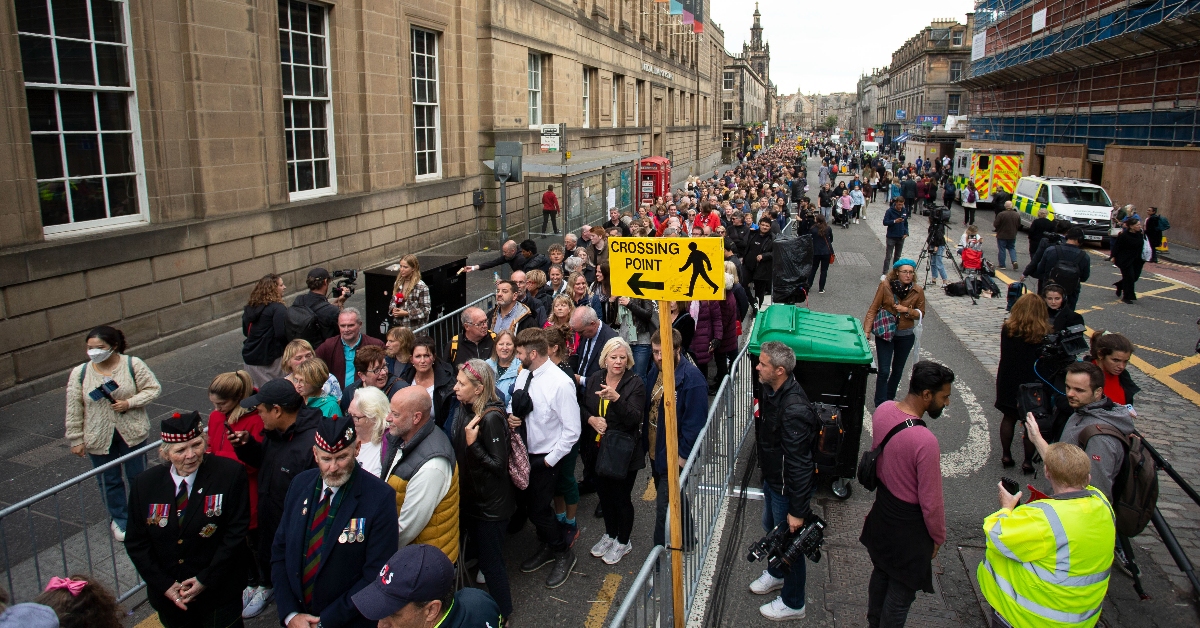 Thousands line the streets of Edinburgh to see the coffin of Queen Elizabeth II at St Giles Cathedral.