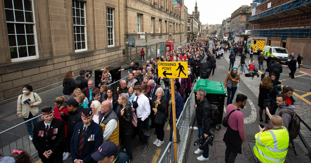 Queen’s coffin seen by 33,000 mourners paying final respects in Scotland at St Giles’ Cathedral in Edinburgh