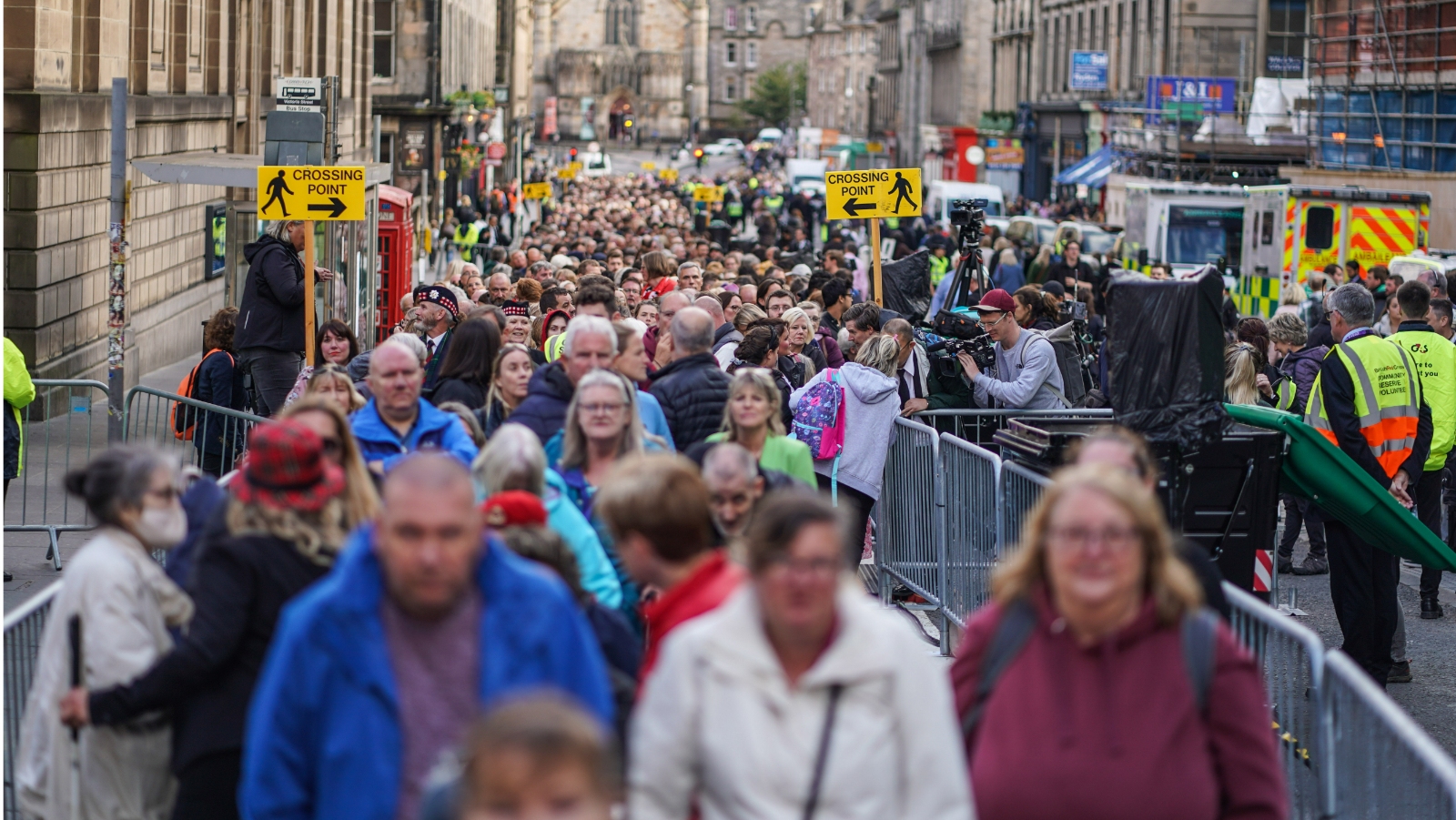 Huge crowds queued to view the Queen's coffin at St Giles' Cathedral.