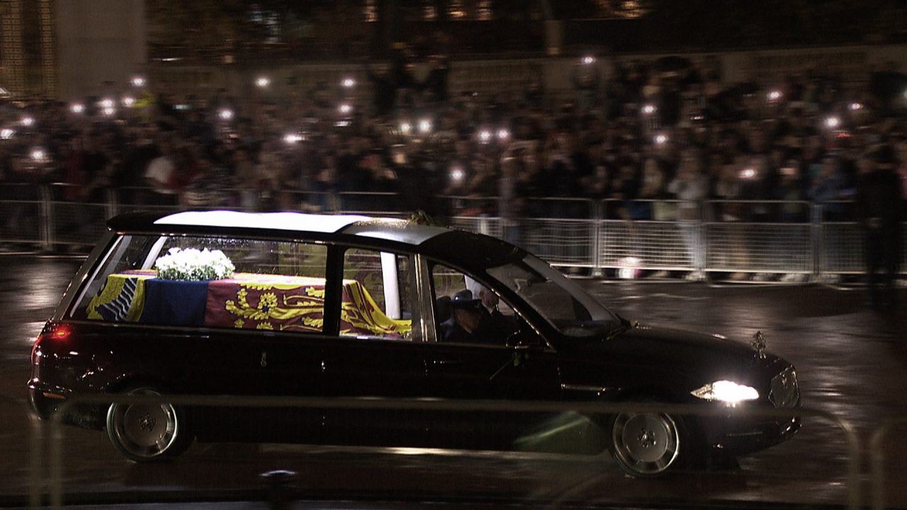 Queen’s coffin arrives at Buckingham Palace in London after leaving Scotland for final time