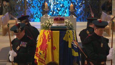 Edinburgh public pay their respects as The Queen lays in rest