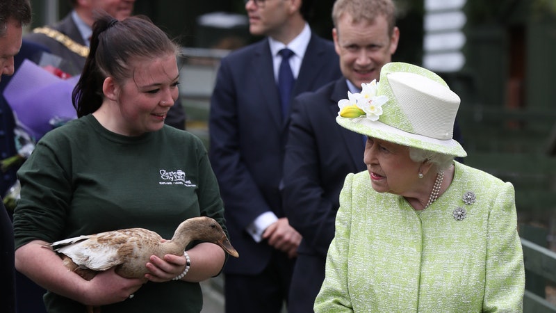Queen met Olive, the 'mischievous' duck at Gorgie City Farm in 2019.