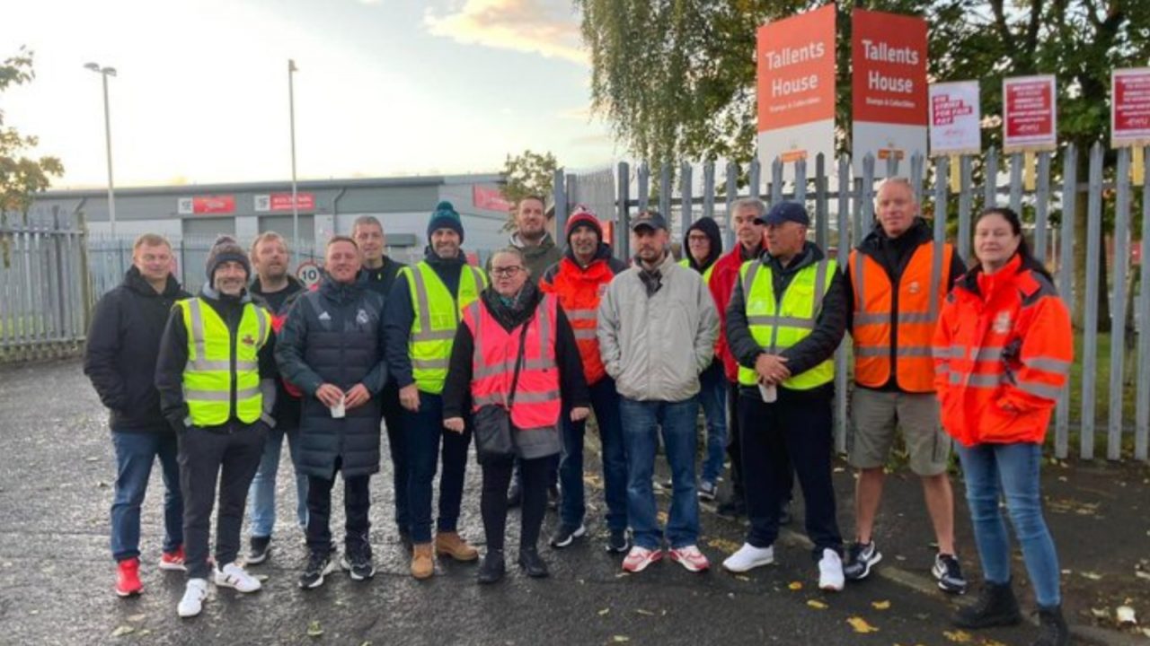 Royal Mail worker with terminal cancer drove himself to picket line in support of striking workers after round of chemotherapy