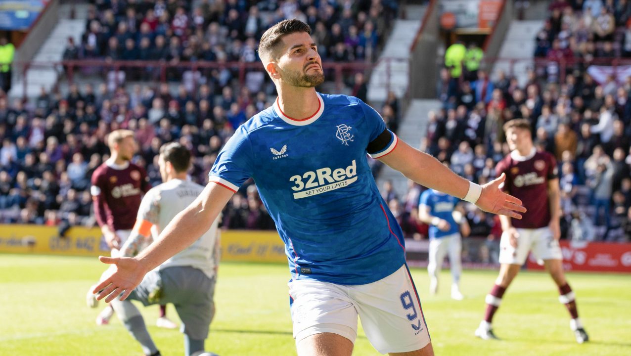 Rangers move to top of table with win over Hearts at Tynecastle