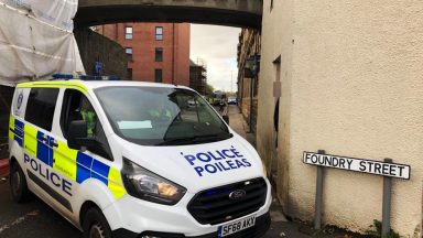 Dunfermline Jobcentre locked down amid bombscare after ‘suspicious package’ found