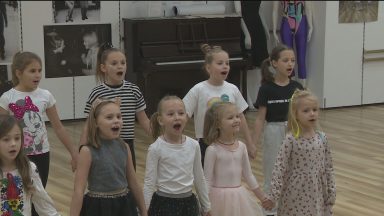 Ukrainian refugee children give musical performance in Leith