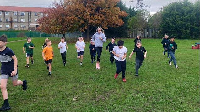 Eilish McColgan visits kids athletics club she helped found in Dundee