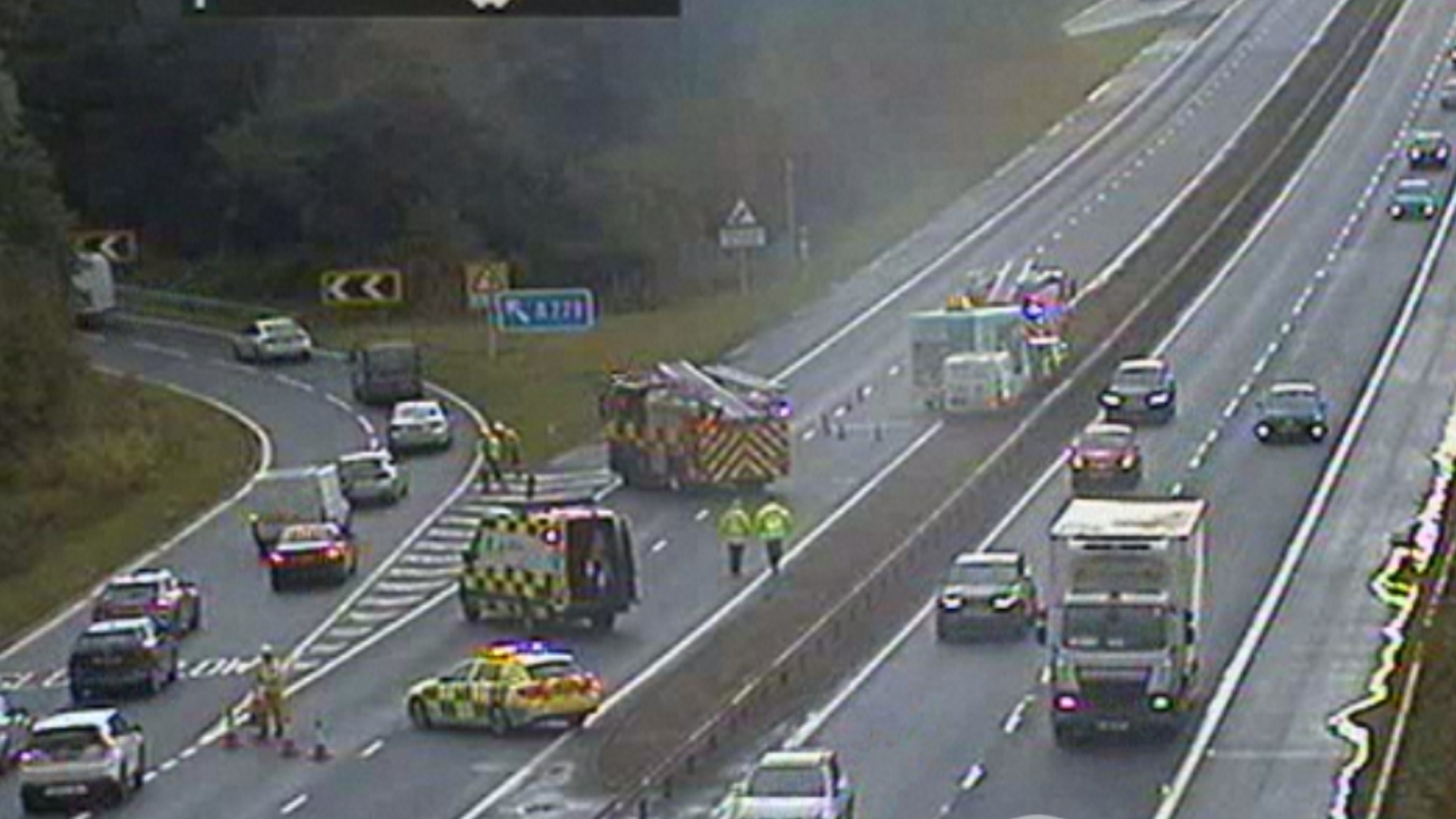 M8 westbound affected by threevehicle crash as crews rush to scene of