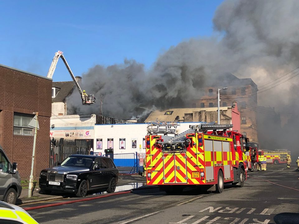 Fire crews in Glasgow continue to battle Tradeston blaze 24 hours on from outbreak