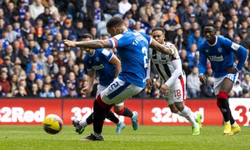 Rangers stay two points behind Celtic in Scottish Premiership with 4-0 win over St Mirren