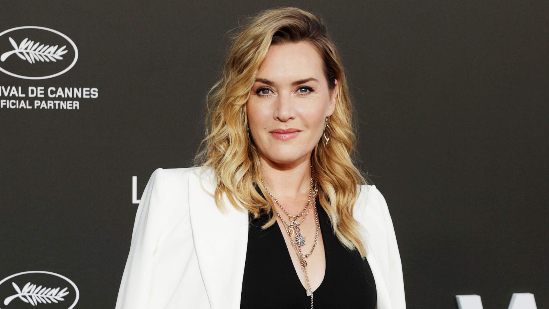 Kate Winslet generously donated £17,000 after hearing about the mum-of four's struggle.