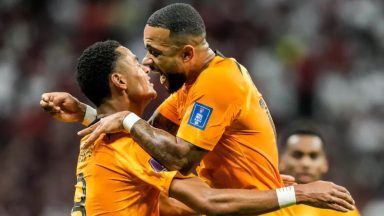 Cody Gakpo strikes again as Netherlands stroll to win over Qatar to top group