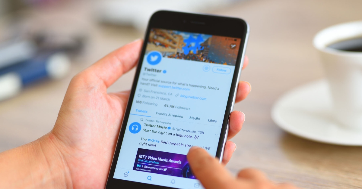 Twitter Blue relaunches service with higher monthly fee for Apple phone users