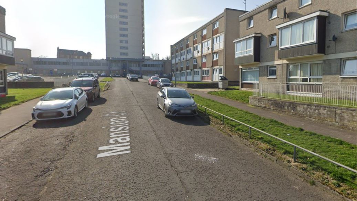 Man arrested after bomb squad remove ‘suspicious package’ from street in Cambuslang