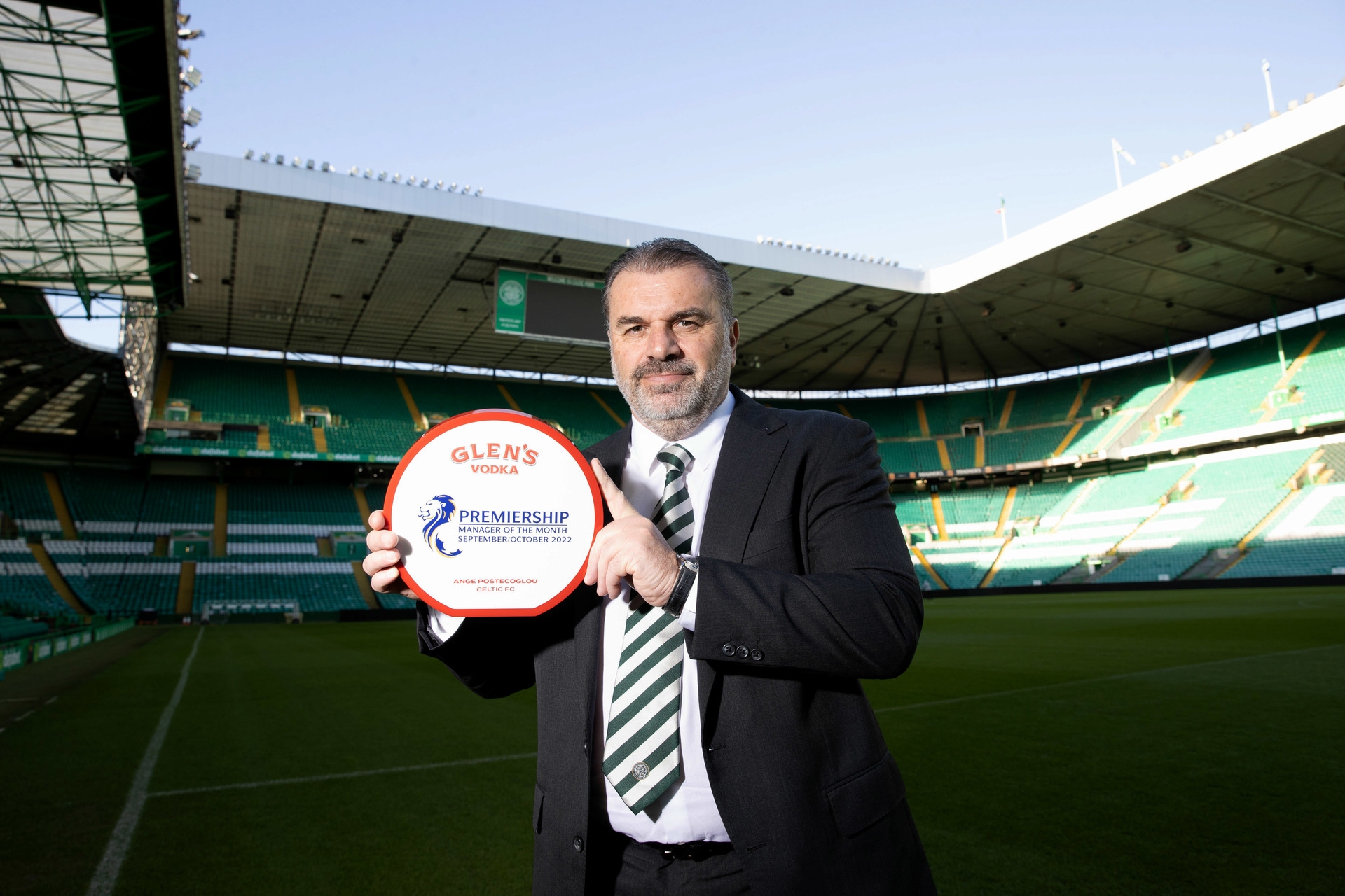 Manager of the Month: Postecoglou with the Glen's award.